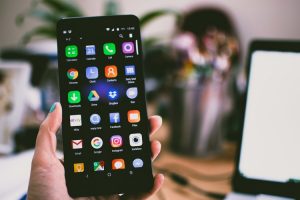 15 Best iPhone Launchers for Android in 2024